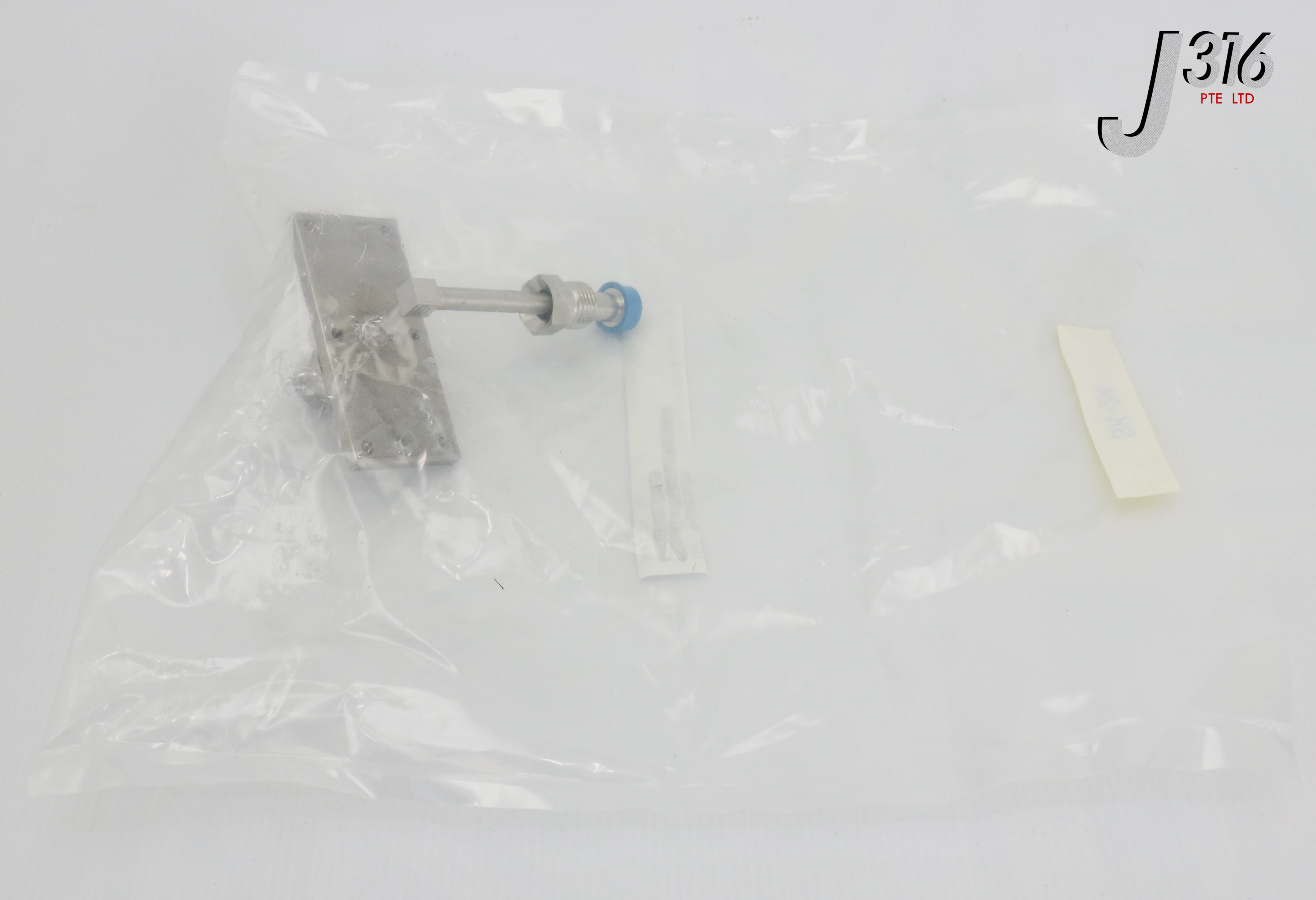 22473 SWAGELOK 3/8 ULTRA TORR FEEDTHRU PLATE TO 1/4 VCR W/ 3
